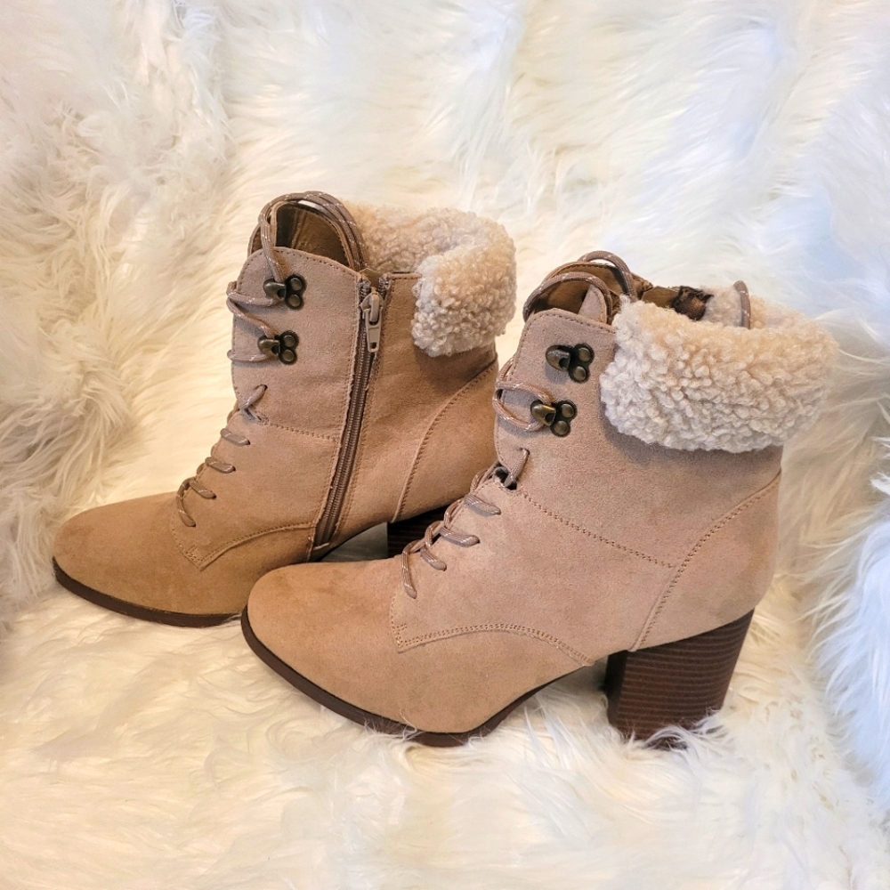 Winter Boots Tan/Beige  NWOT